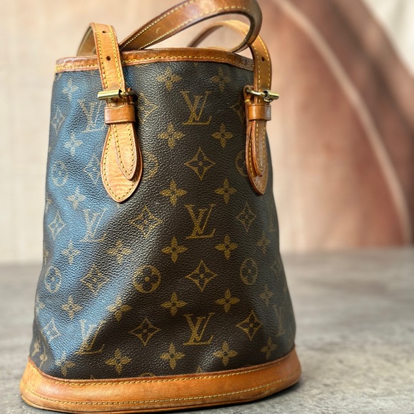 1. LOUIS VUITTON MONOGRAM PETIT BUCKET BAG. - Picture 7 of 14